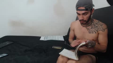 Hot Sharks   online show from January 20, 7:47 am