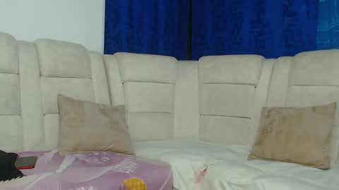 Hot Sharks   online show from April 2, 7:06 am