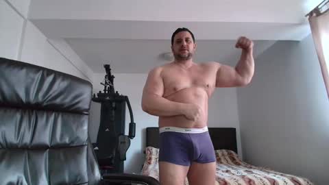 Snapshot of hot_stefano1 chatting on March 15, 5:02 am Stefano.. online show from March 15, 5:02 am