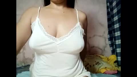 hot_warrios247 online show from January 28, 5:43 am