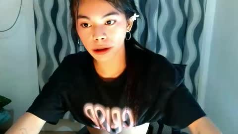 Snapshot of hot_yanna143 chatting on April 16, 11:11 am Yanna online show from April 16, 11:11 am