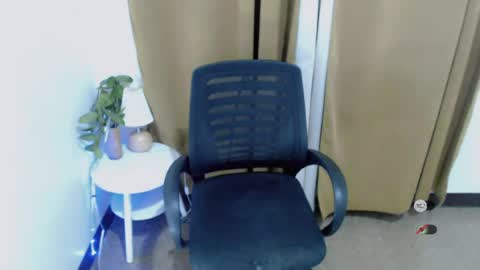 Yanna online show from July 6, 3:14 pm