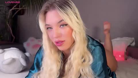 Alika online show from November 3, 1:19 am