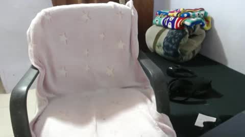 Snapshot of hotandpower10 chatting on December 2, 4:46 pm Hot and PowerHOPE U MISS ME online show from December 2, 4:46 pm