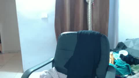 Snapshot of hotandpower10 chatting on December 3, 11:25 pm Hot and PowerHOPE U MISS ME online show from December 3, 11:25 pm