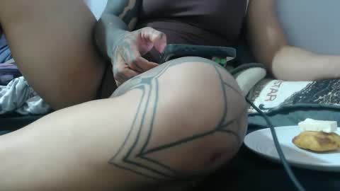 Snapshot of hotandpower10 chatting on February 11, 4:28 am Hot and PowerHOPE U MISS ME online show from February 11, 4:28 am