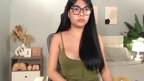 hotasian_gabby69 online show from March 28, 1:38 am