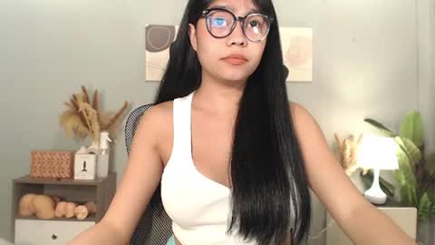 hotasian_gabby69 online show from April 26, 10:57 am