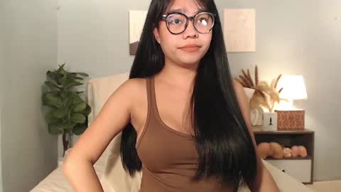hotasian_gabby69 online show from June 3, 11:46 am