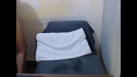 Snapshot of hotasianyue69 chatting on February 19, 3:52 pm hotasianyue69 online show from February 19, 3:52 pm