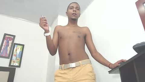 Snapshot of hotboyluxe chatting on February 23, 4:26 pm hotboyluxe online show from February 23, 4:26 pm