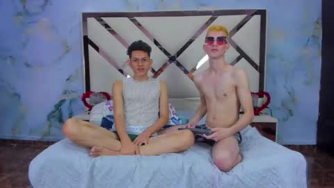 Snapshot of hotboyx_ chatting on October 3, 6:32 am DANIEL AND KEVIN online show from October 3, 6:32 am