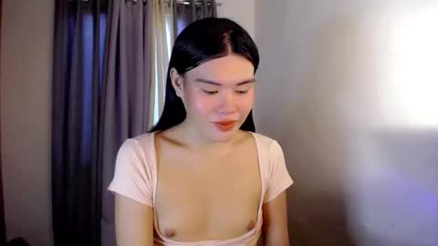 Snapshot of hotbunnyrainx chatting on October 25, 2:08 am rain online show from October 25, 2:08 am