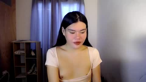 Snapshot of hotbunnyrainx chatting on November 8, 2:34 am rain online show from November 8, 2:34 am