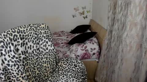 KRISS LUNA online show from December 18, 1:55 am