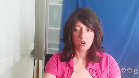 Hot Destany online show from January 20, 11:45 am