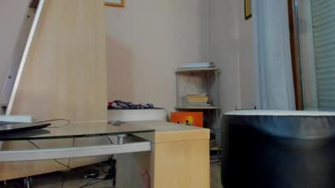 Snapshot of hotel77777 chatting on April 30, 9:08 pm Erika online show from April 30, 9:08 pm