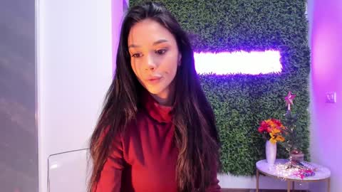 hotfallingdevil online show from December 3, 6:21 am