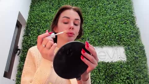 hotfallingdevil online show from April 6, 3:59 am