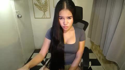 Snapshot of hotfoxxygwen69 chatting on January 8, 5:15 pm GWEN online show from January 8, 5:15 pm