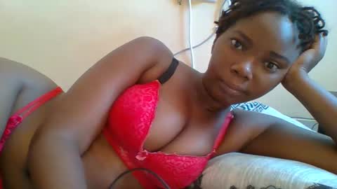 Snapshot of hotgodees chatting on March 1, 8:27 am Queen online show from March 1, 8:27 am