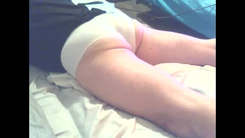 Snapshot of hotguynpanties chatting on September 24, 9:01 am hotguynpanties online show from September 24, 9:01 am