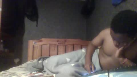 Snapshot of hotguyy001 chatting on February 21, 1:44 am hotguyy001 online show from February 21, 1:44 am