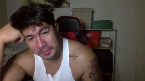 Snapshot of hothunkybear23 chatting on December 3, 10:17 am Khel online show from December 3, 10:17 am