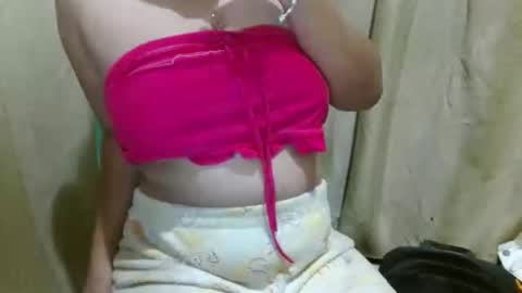 hotiemorenagurl18 online show from September 9, 12:37 pm