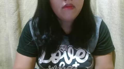 hotiemorenagurl18 online show from November 1, 2:13 am