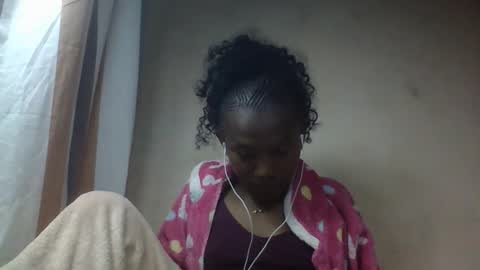 Snapshot of hotiesveronique chatting on September 13, 5:46 pm veronique online show from September 13, 5:46 pm