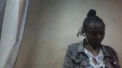 Snapshot of hotiesveronique chatting on September 17, 7:54 am veronique online show from September 17, 7:54 am