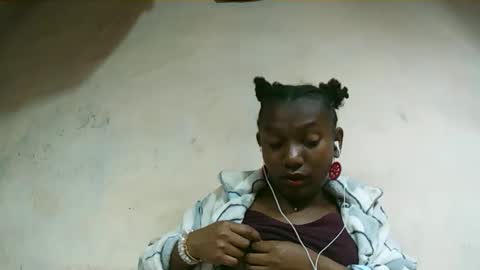 Snapshot of hotiesveronique chatting on September 26, 8:35 pm veronique online show from September 26, 8:35 pm