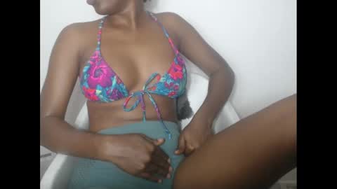 Snapshot of hotjessie0 chatting on January 13, 10:25 am hotjessie0 online show from January 13, 10:25 am