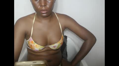 Snapshot of hotjessie0 chatting on January 22, 1:32 pm hotjessie0 online show from January 22, 1:32 pm