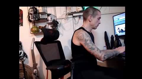 Snapshot of hotkinkytat chatting on December 3, 6:49 pm hotkinkytat online show from December 3, 6:49 pm