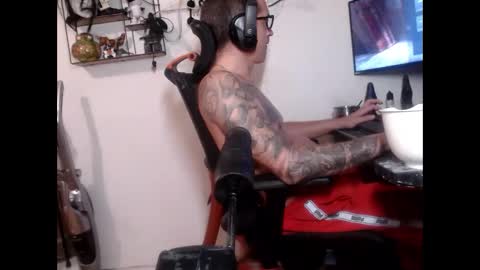 Snapshot of hotkinkytat chatting on February 24, 1:24 am hotkinkytat online show from February 24, 1:24 am