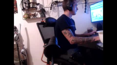 Snapshot of hotkinkytat chatting on March 10, 7:18 pm hotkinkytat online show from March 10, 7:18 pm