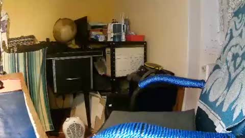 hotleopold online show from January 3, 11:33 pm