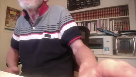 Snapshot of hotlux_54 chatting on June 14, 10:34 pm hotlux_54 online show from June 14, 10:34 pm