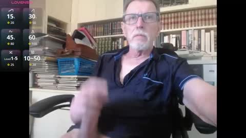 Snapshot of hotlux_54 chatting on July 3, 10:43 am hotlux_54 online show from July 3, 10:43 am