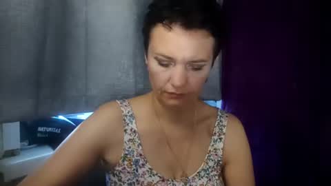 hotmamaqueen234 online show from August 3, 7:51 am