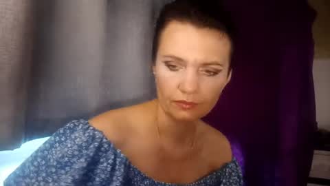 hotmamaqueen234 online show from August 5, 10:18 am