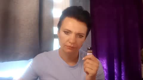 hotmamaqueen234 online show from August 7, 10:28 am