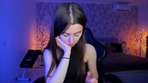 Snapshot of hotmolly_ chatting on June 20, 6:33 pm hotmolly_ online show from June 20, 6:33 pm