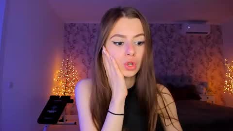 Snapshot of hotmolly_ chatting on July 5, 6:37 pm hotmolly_ online show from July 5, 6:37 pm
