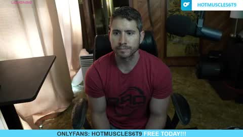 Snapshot of hotmuscles6t9 chatting on April 20, 2:20 pm hotmuscles6t9 online show from April 20, 2:20 pm