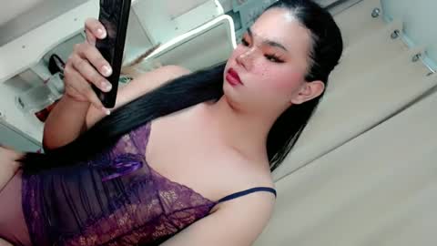Snapshot of hotsiren101 chatting on June 14, 4:14 am hotsiren101 online show from June 14, 4:14 am