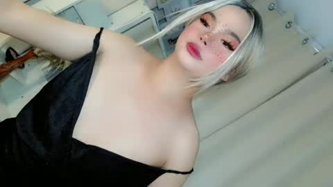 Snapshot of hotsiren101 chatting on June 17, 3:46 pm hotsiren101 online show from June 17, 3:46 pm