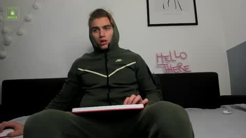 Kyle Baker online show from December 15, 6:17 am